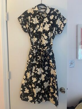 Black & Cream Floral Shirtwaist Dress, with pockets.  Shoulder to hem 45”.